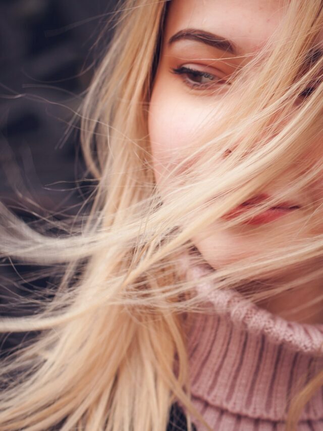 हिवाळ्या माध्ये आपण आपल्या त्वचे ची काळजी घेता काय ? हे उपाय करून पहा!